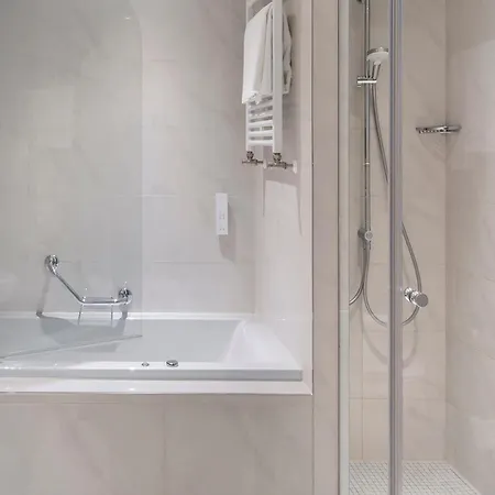 Melia מלון 4*